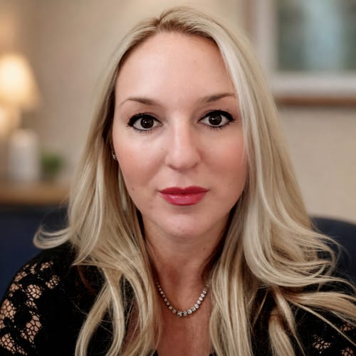 Headshot of Sam Sinn, Lcsw, LCSW