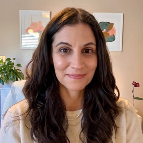 Headshot of Louise Strano-Cashin, LMHC
