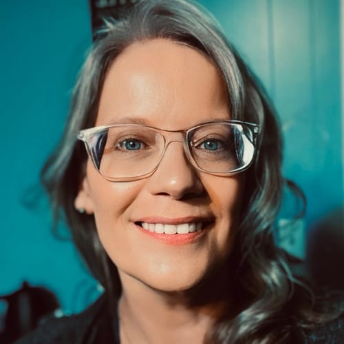 Headshot of Linda Starr, APRN