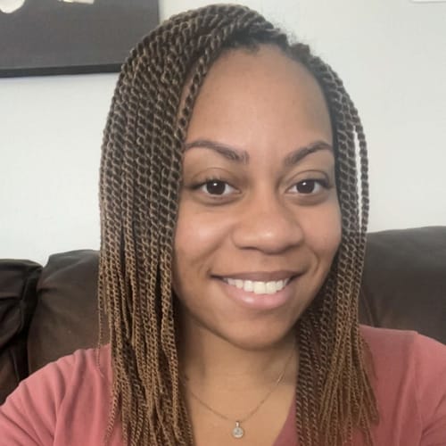 Headshot of Jeshonda Dennis, LCSW