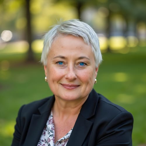 Headshot of Kelly Priest, LCSW_C