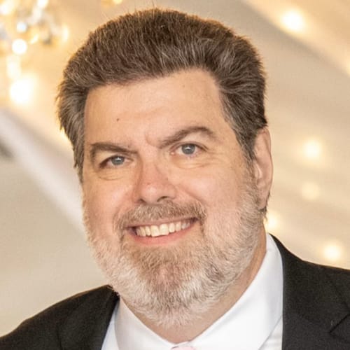 Headshot of Robert Golan, LPC