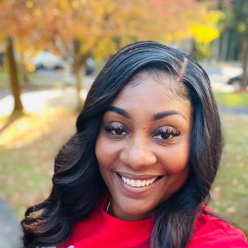 Headshot of Jasmine Thompson, LICSW