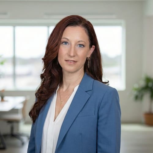 Headshot of Lyndie Laramore, LMHC