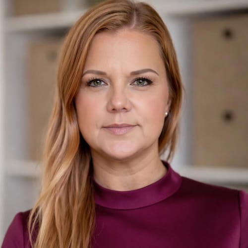 Headshot of Angela Sanders, APN