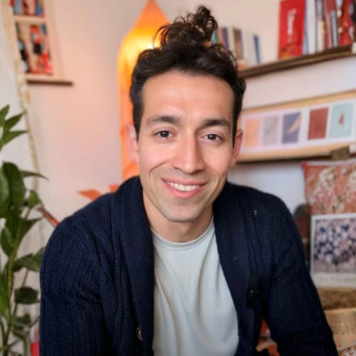 Headshot of Elnur Gajiev, PSYCHOLOGIST