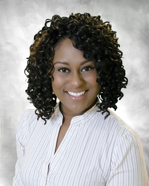 Headshot of Cinnamon Davis, APRN
