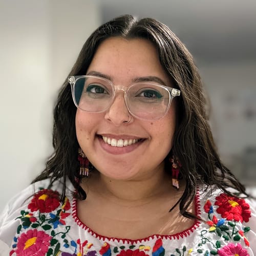 Headshot of Mayra Santos, CPC