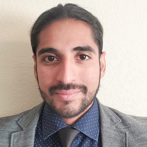 Headshot of Josue Quiroga, LPC