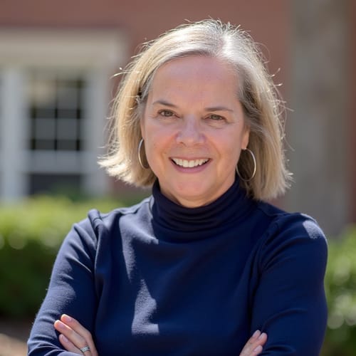 Headshot of Lynne Clark, LCSW