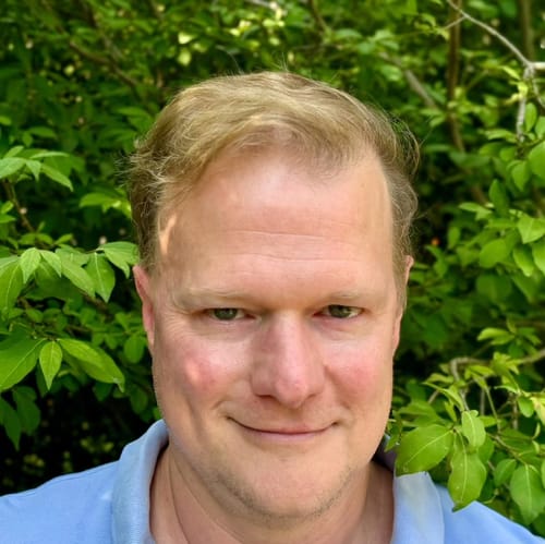 Headshot of Jason Holmes, LPC