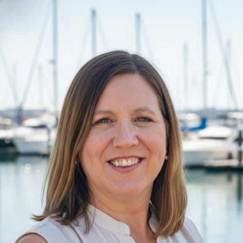 Headshot of Angela Williams, LCSW