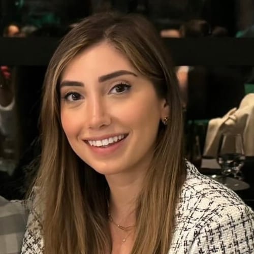 Headshot of Nina Forouzan, LPC