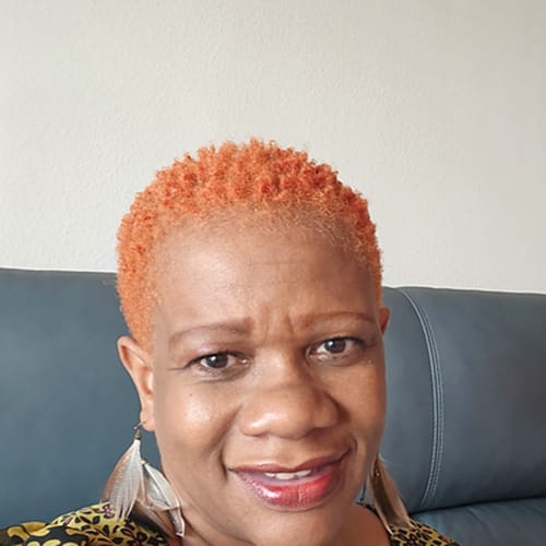 Headshot of Valoria Ealy, LCSW