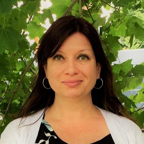 Headshot of Jennifer Steele, LCSW