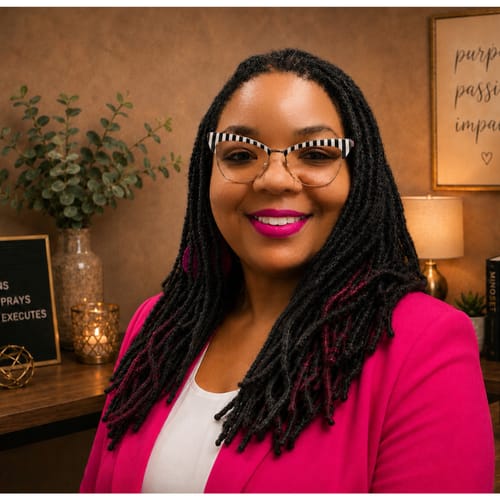 Headshot of LaShawnda Lindsay, LPC