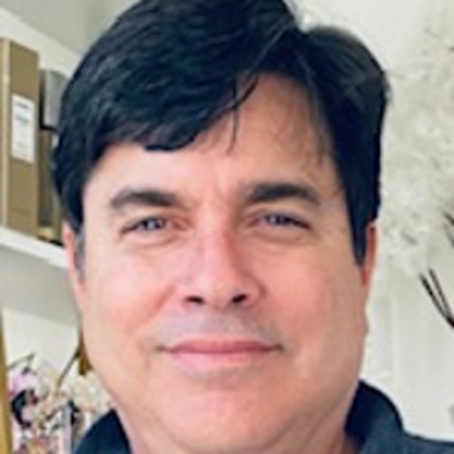 Headshot of Carlos Riollano Bayouth, LPC