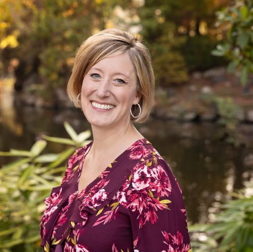 Headshot of Lisa Strub, LCSW