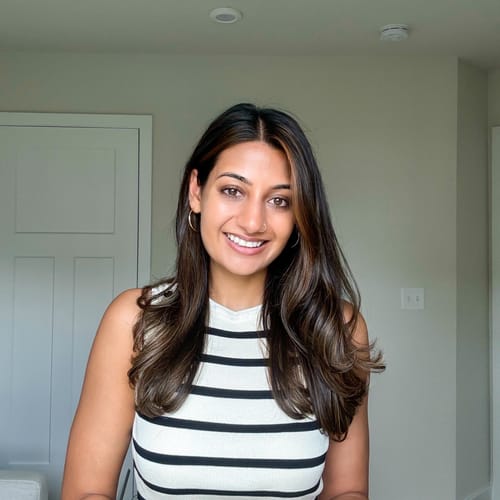 Headshot of Alicia Naik, LPC