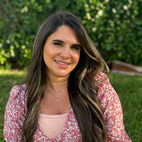 Headshot of Lina Abdalla, LMHC