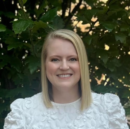 Headshot of Tela Thornton, LCSW