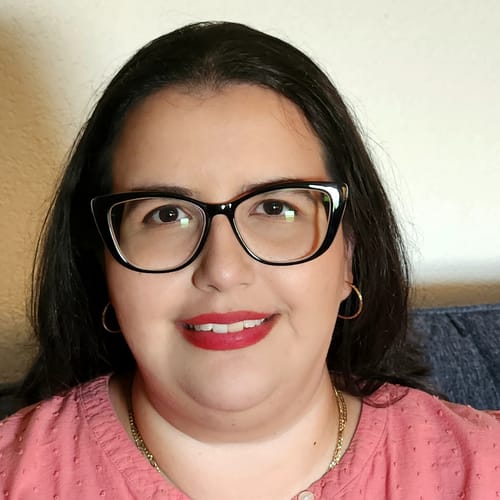 Headshot of Lizett Valdez, LCSW
