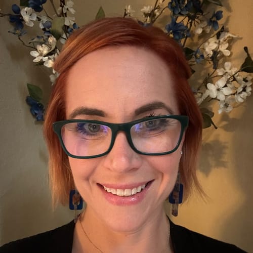 Headshot of Patricia Amparan, LICENSED_PSYCHOLOGIST