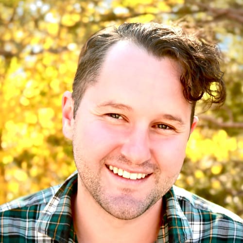 Headshot of Jordan Yates, LPC
