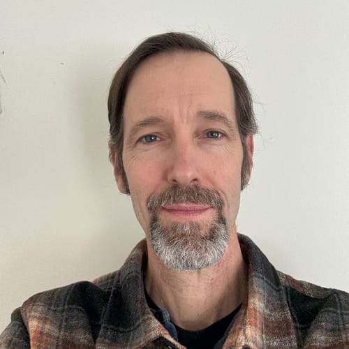 Headshot of Peter Sholley, LMFT