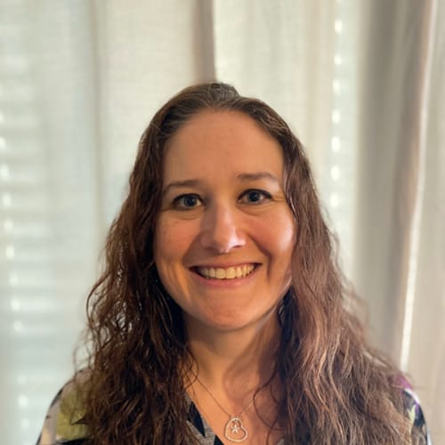 Headshot of Cynthia Mueller-McMorris, LCSW