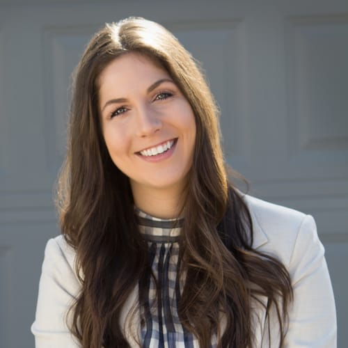 Headshot of Laura Helquist, LMFT