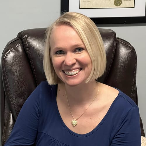 Headshot of Kristen DeVito, LPC