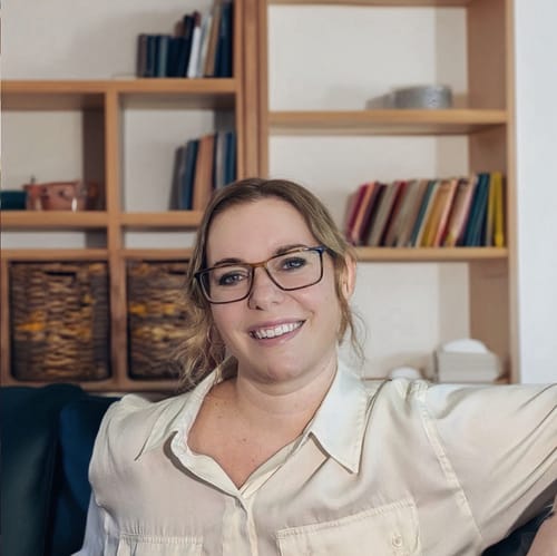 Headshot of Jessica Bills, LCSW