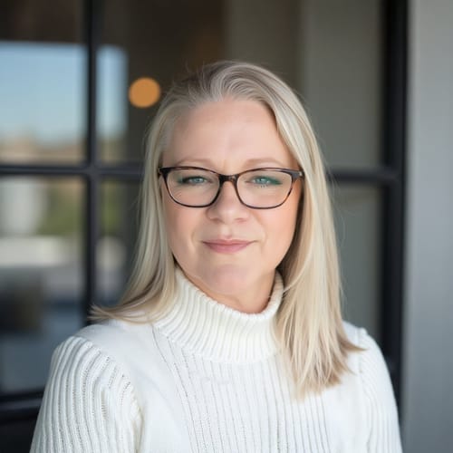 Headshot of Heidi Hust, LICSW