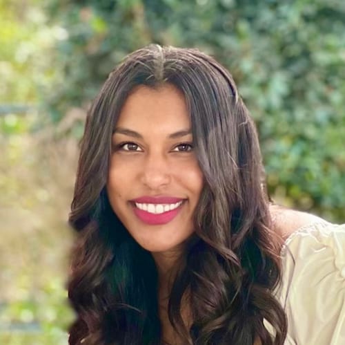 Headshot of Elaina Mosby, LCSW