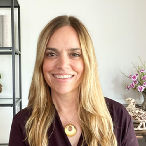 Headshot of Amy Bender, LCSW