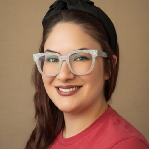 Headshot of Lauren Reynolds, LCSW
