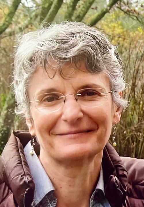 Headshot of Rosie Benzonelli, LCSW