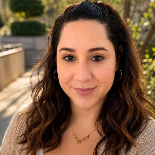 Headshot of Patricia Hernandez, LCSW