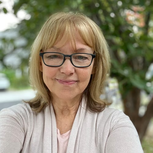 Headshot of Veronica Palmer Segal, LMHC