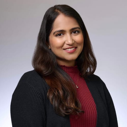 Headshot of Pooja Aradhya, LMHC