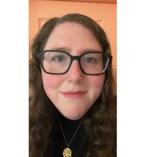 Headshot of Leann Sweet, LMHC