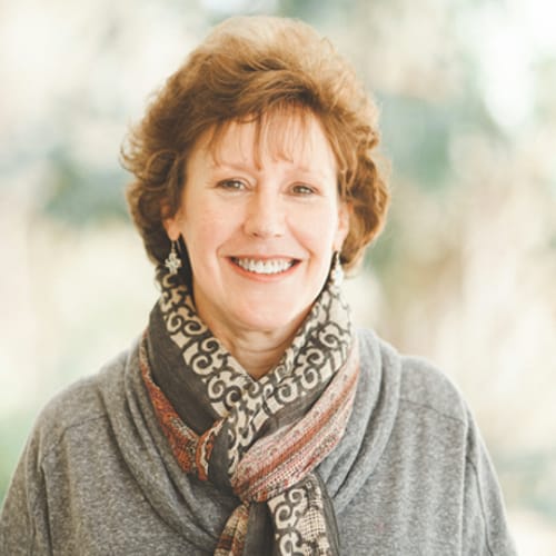 Headshot of Leslie Rowell, LPC