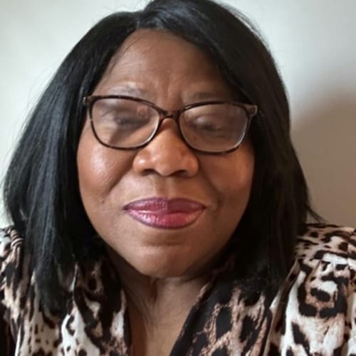 Headshot of Linda Etim, LICSW