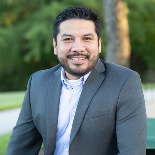 Headshot of Francisco Arias, LPC
