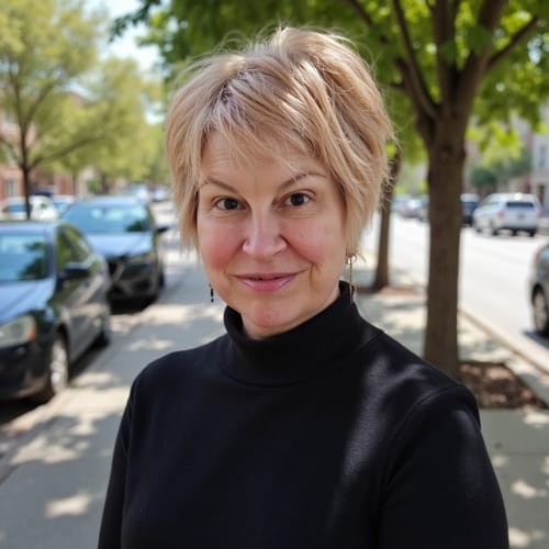 Headshot of Cynthia Djengue, LCSW