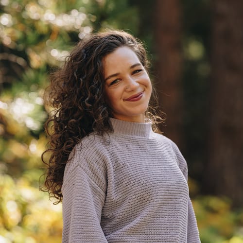 Headshot of Lara Cladny, LPC
