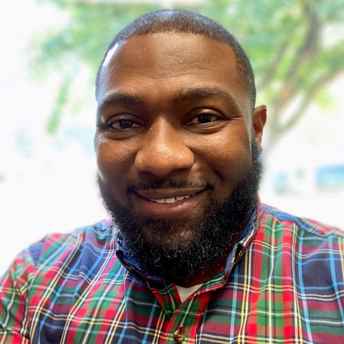 Headshot of Kawaski Owens, LPC