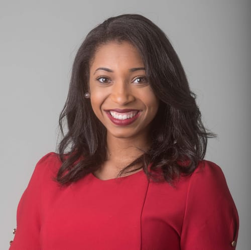 Headshot of Gennavonah Davis, LPC