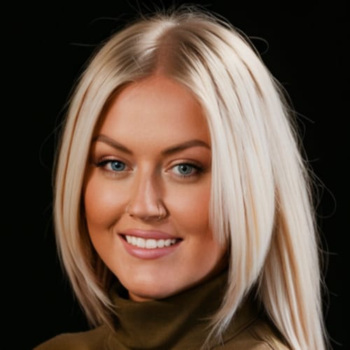 Headshot of Andrea Valdez, APRN